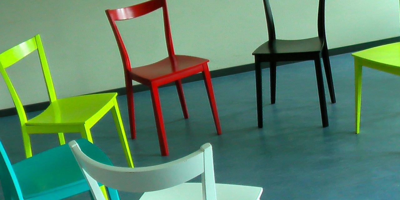chairs-58475_1280